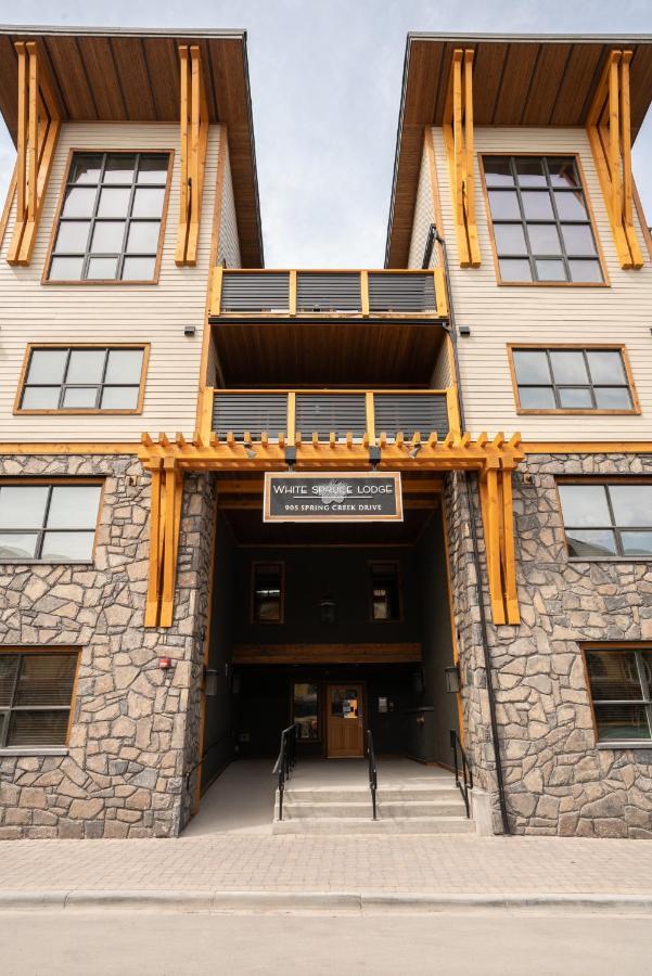 Spring Creek Luxury King One Bedroom At White Spruce Lodge كانمور المظهر الخارجي الصورة