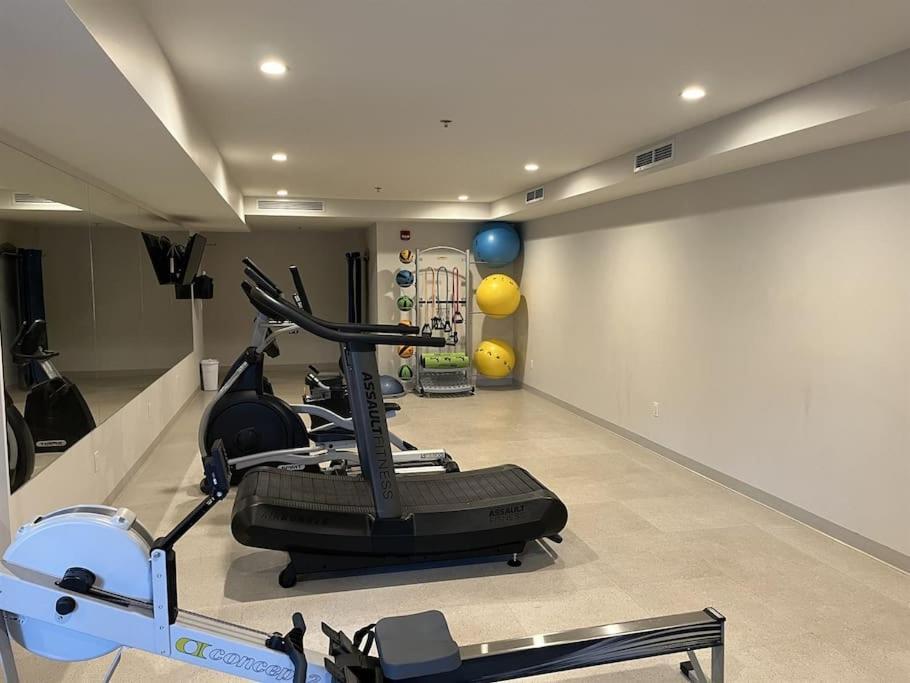 Spring Creek Luxury King One Bedroom At White Spruce Lodge كانمور المظهر الخارجي الصورة
